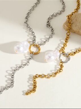 Multi-Tone Baroque Pearl Toggle Necklace NWT